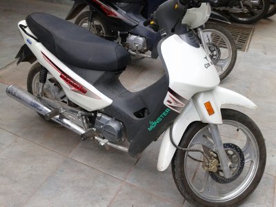 moto blanca