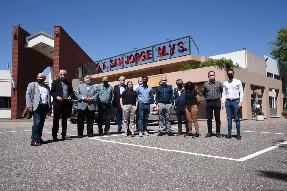 73a64d62-3f28-4c9a-b494-16c69431d6a0