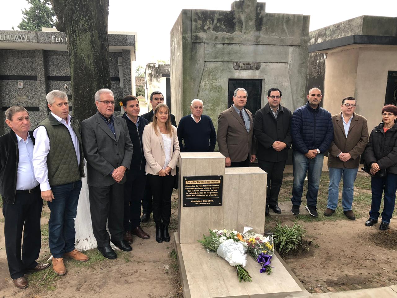 Quedó inaugurado oficialmente el cenotafio de la Sociedad Rural de