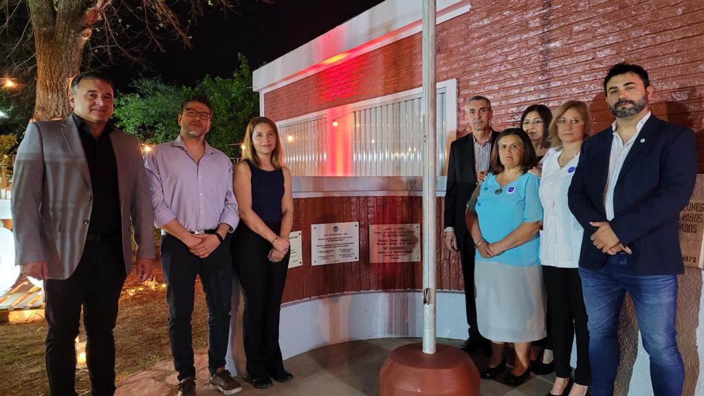 49c6443a-e113-4cdc-9b21-b23017c4f360