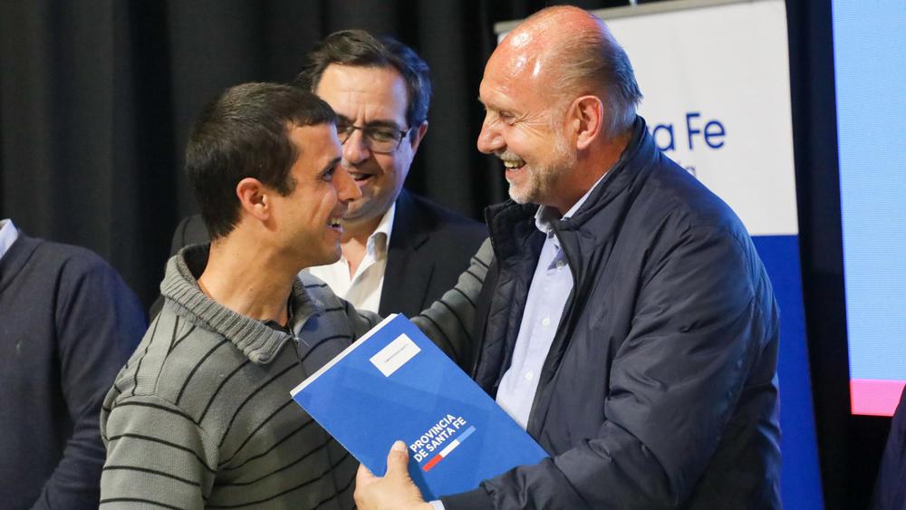 perotti entrega escrituras