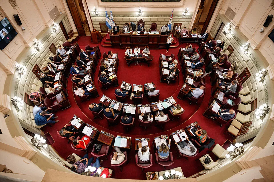 562898-ro02fo0126web