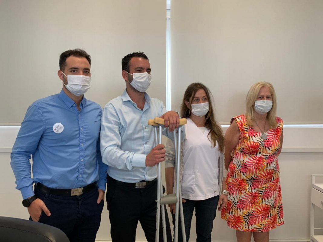 autoridades-del-hospital-ceres-1068x799