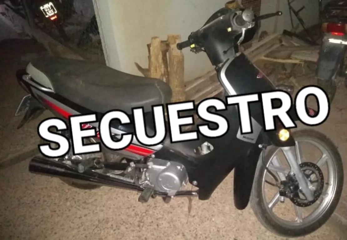 Roban dinero en efectivo y un celular