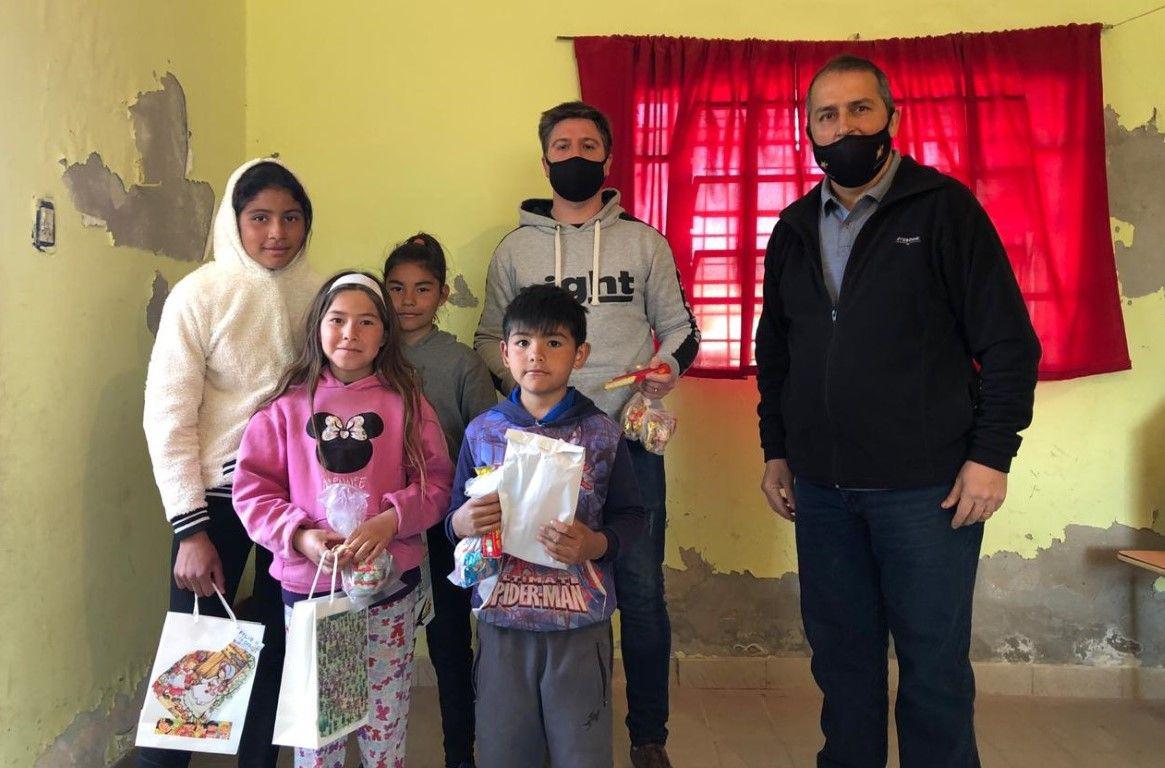 Entrega de regalos en comedores municipales 2