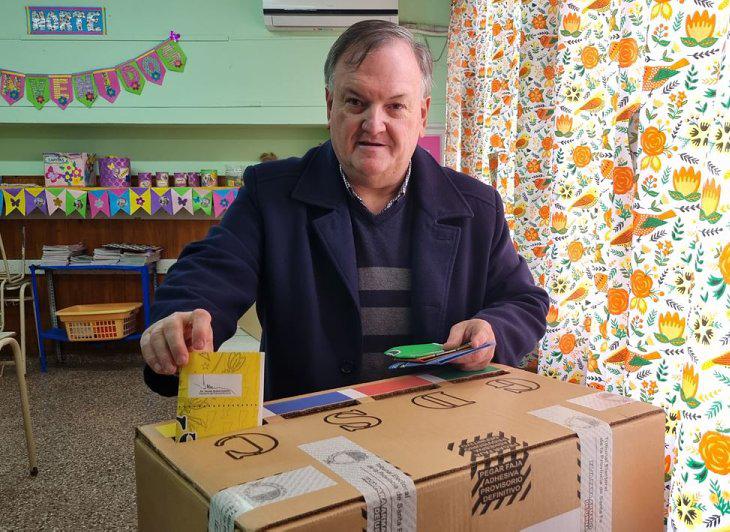 22067-michlig-votando5 (1)