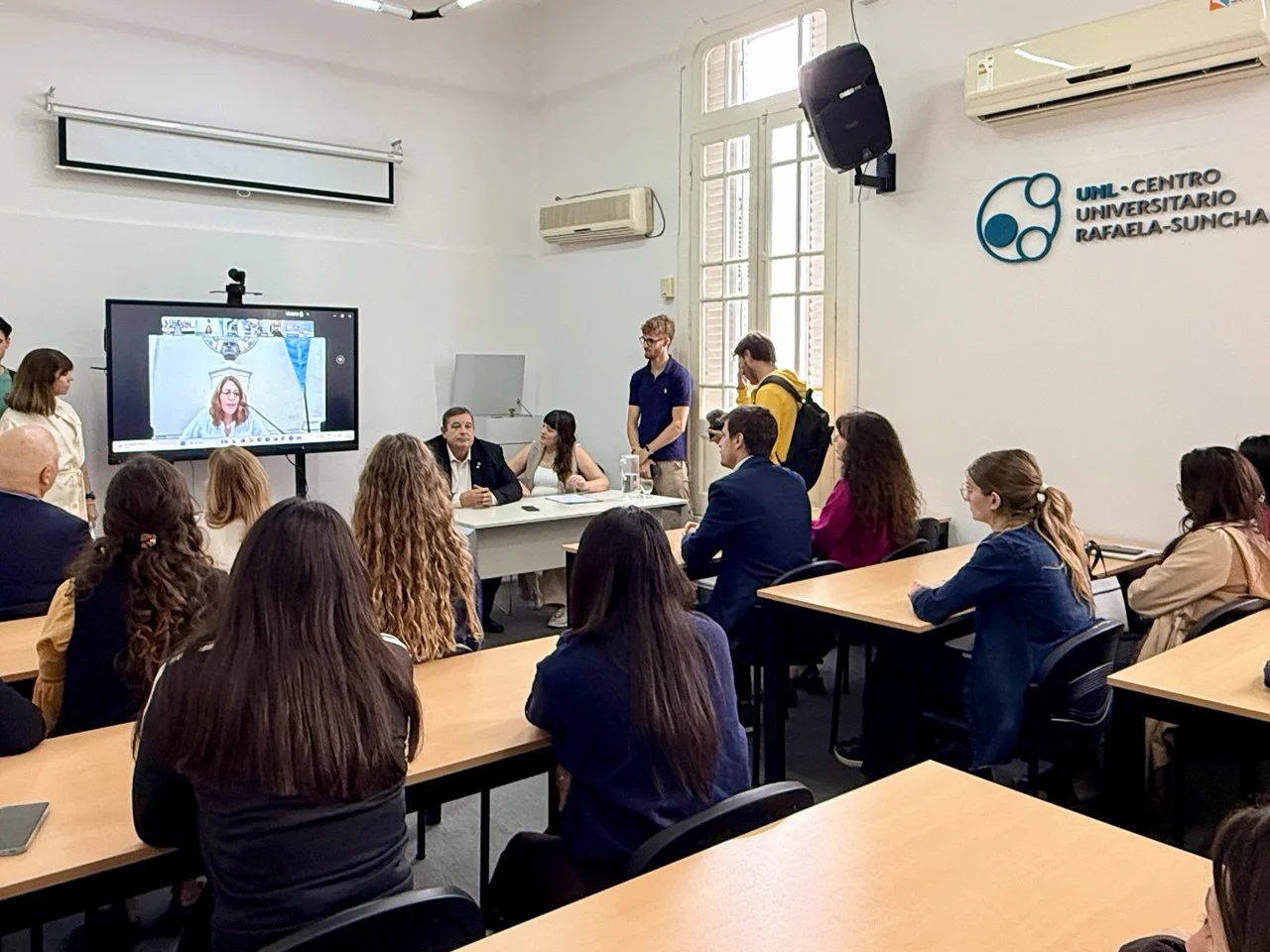 photo_4988243312309373888_y