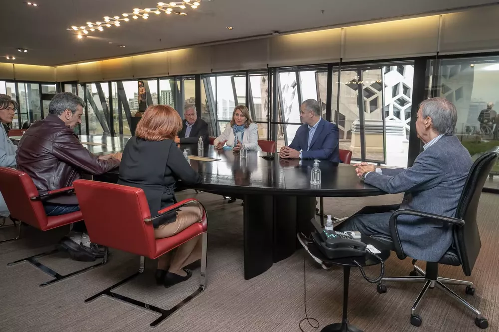 c664de3b-d831-472b-8931-fe923b15a2ac