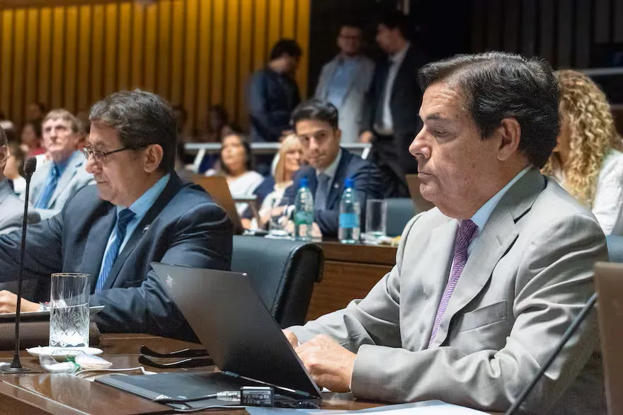 carlos-rovira-participo-de-la-sesion-en-la-37PVSJWKZJAJJGDMN3D7BMRB6U