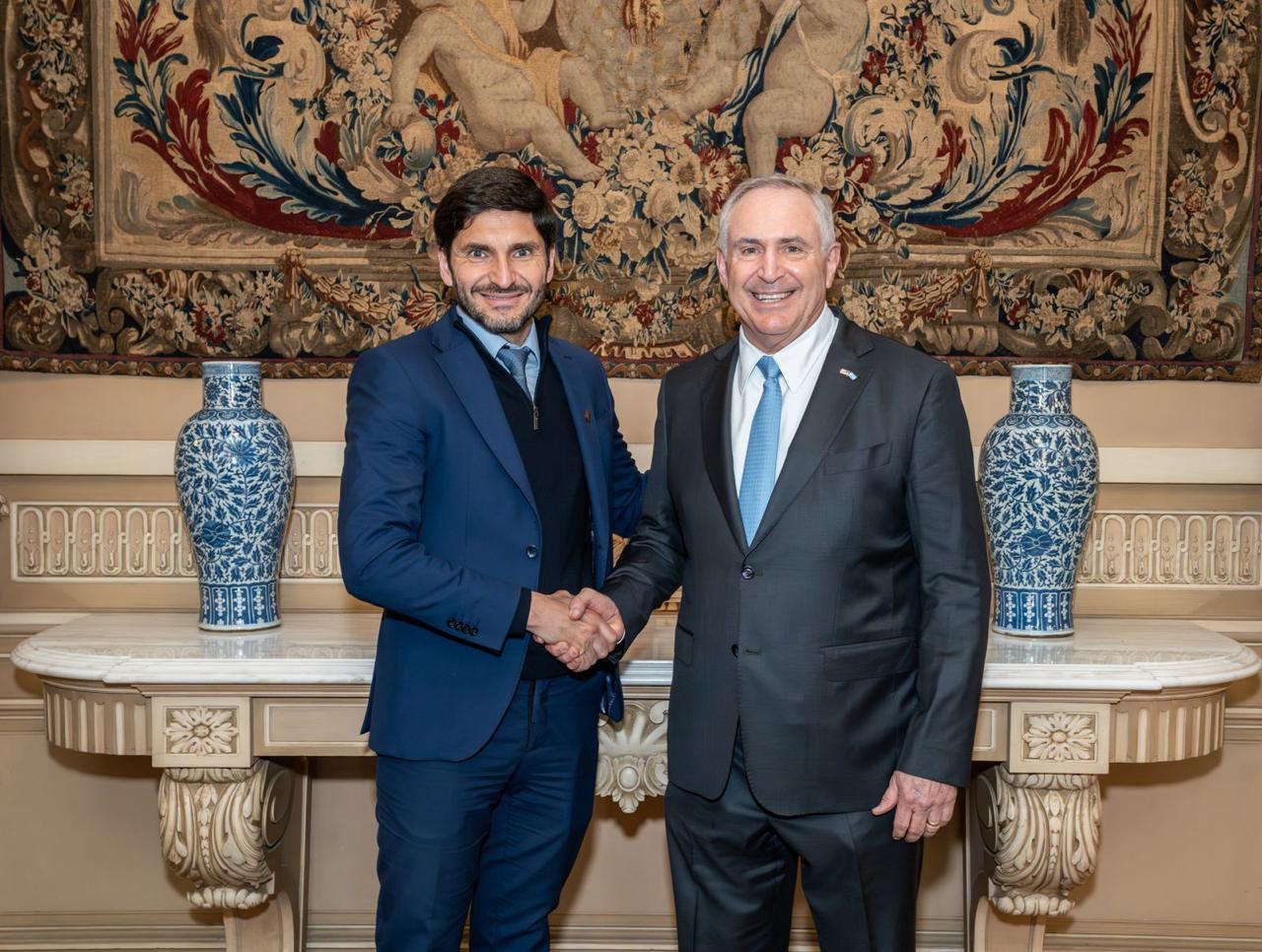 fc75a03f-f17e-4800-917a-1f28c0061e72