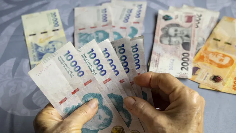 pesos-argentinos-dinero-billetes
