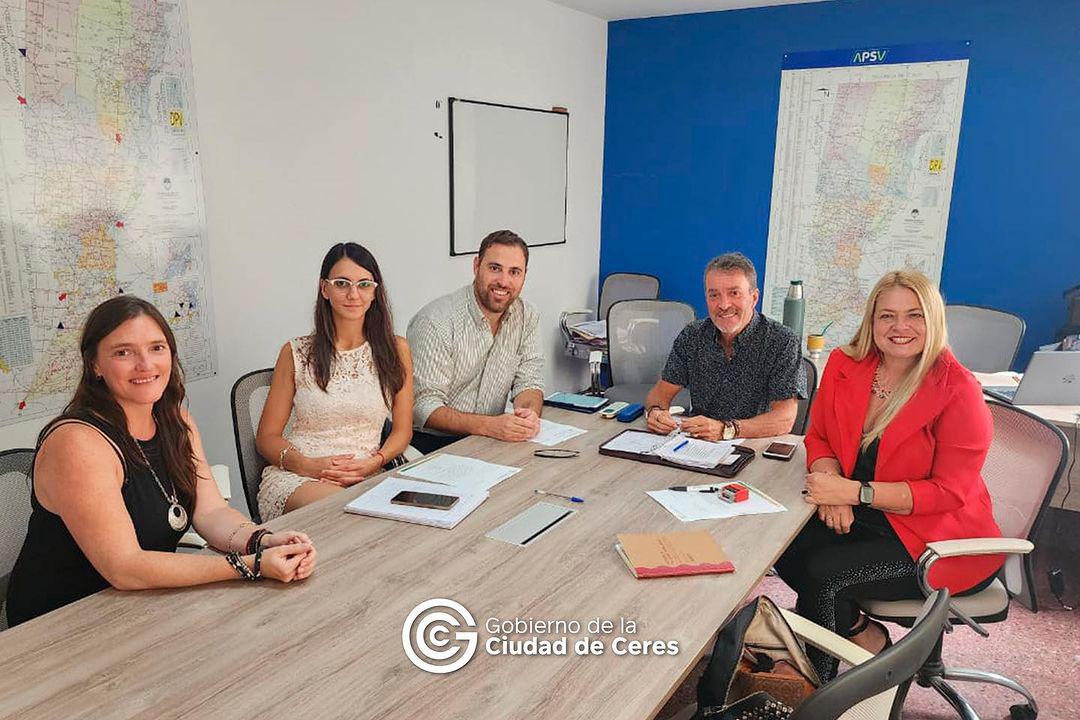 Reunión+con+el+Secretario+de+la+Agencia+de+Seguridad+Vial++En+el+día+de+ayer,+la+intendente+Alejandra+Dupouy,+acompañada+por+el+Secretario+de+Gobierno,+Abg.+Federico+Uberti,+y+la+Jueza+de+Faltas,+Abg.+Yan