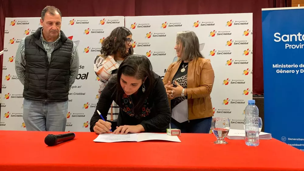 4a9300a2-a825-4429-953c-15543aec52c8