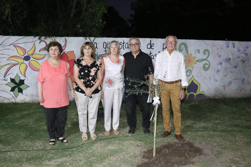 cf6c38ab-0ad9-4f9a-9e33-f3d6b76a2fe9