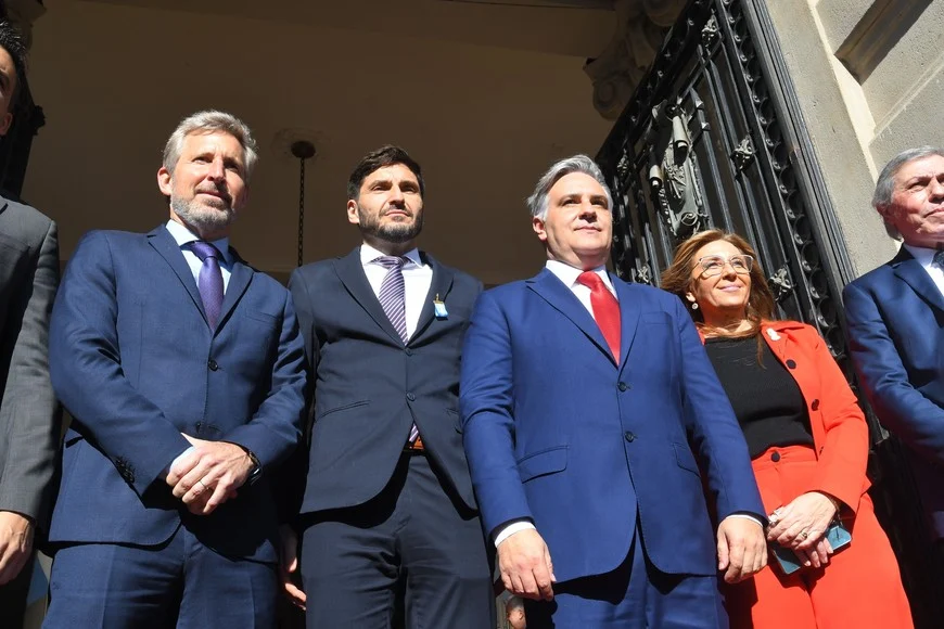 8QrW_aJfr_870x580__1