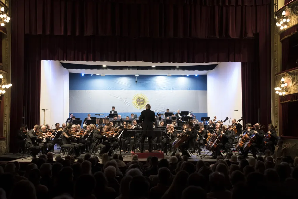 Gala-de-Mayo-Orquesta-Sinfonica-Provincial-de-Santa-Fe-2048x1367