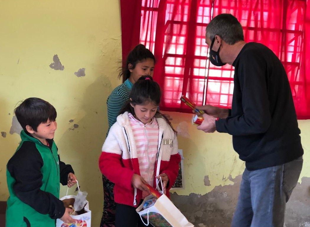 Entrega de regalos en comedores municipales 4