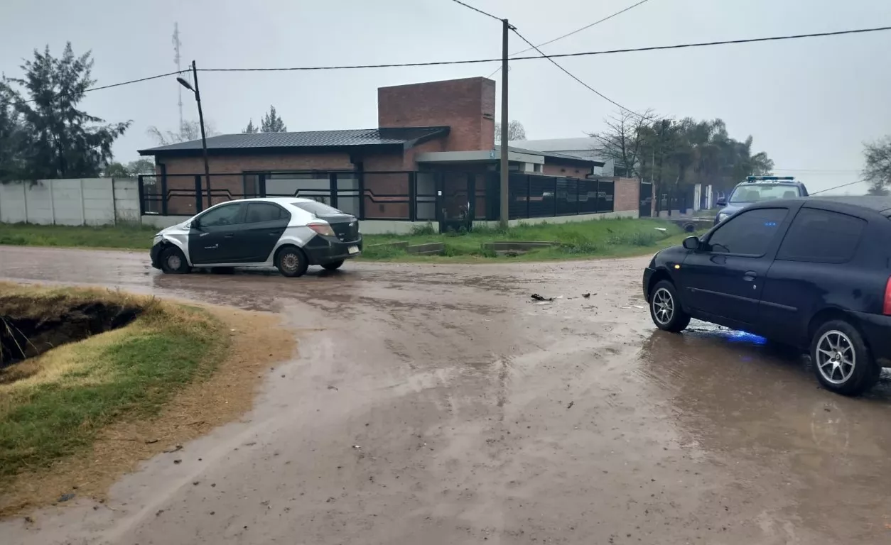 Accidente de transito en esquina de Azcuénaga y Salta