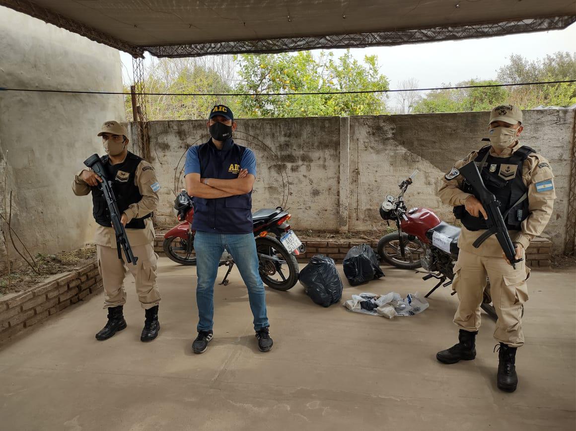 F5AC4E9C-FD3E-418D-A893-2B4E5B6AEEA5