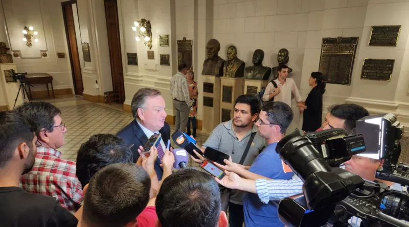 sesion-senado-prensa-800x445