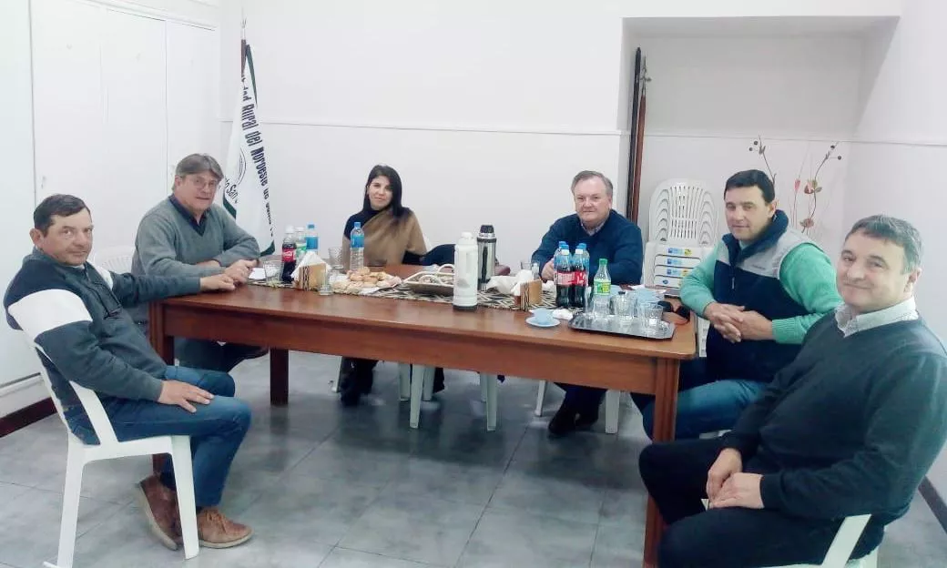 7E1FD486-C5FD-44E9-92F0-9D0A34608A47