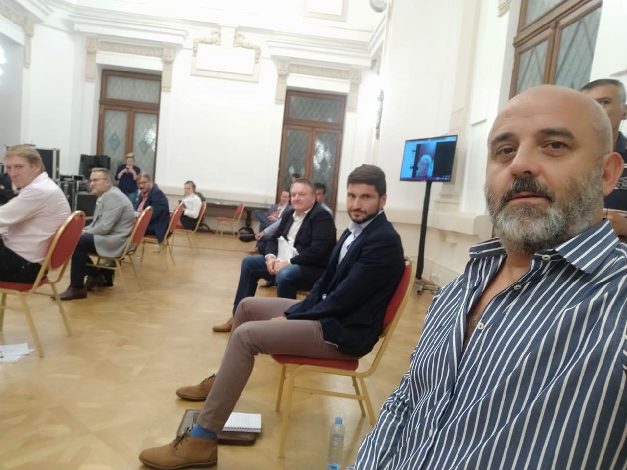 b26946a9-eb4a-463f-b088-3045055e21d7