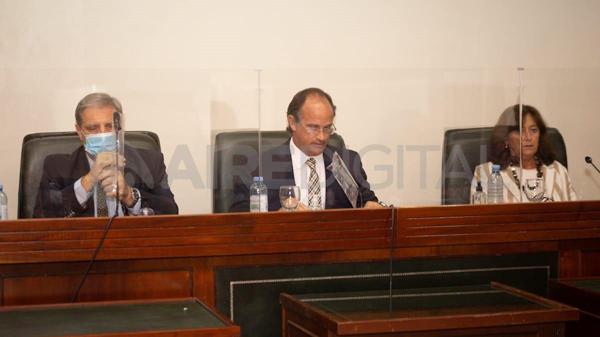 el-tribunal-estuvo-conformado-el-presidente-luciano-homero-lauria-en-el-centro-la-imagen-junto-los-jueces-maria-ivon-vella-y-jose-maria-escobar-cello