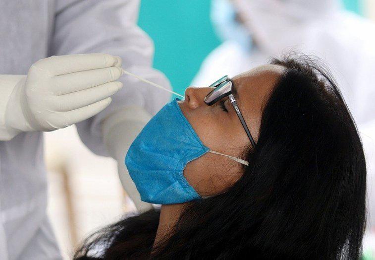 15291-coronavirus-hisopado3