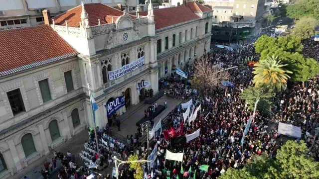 Marcha universitaria drone 1_vga
