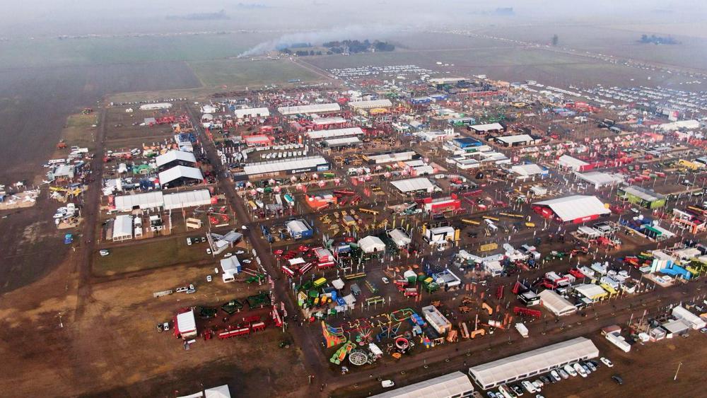 6d4cb3ea-754b-43f9-b039-f7a3ebef1003