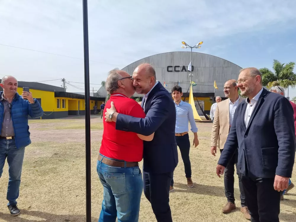 E1F21D62-E02A-43A3-86AC-6ED746270B04