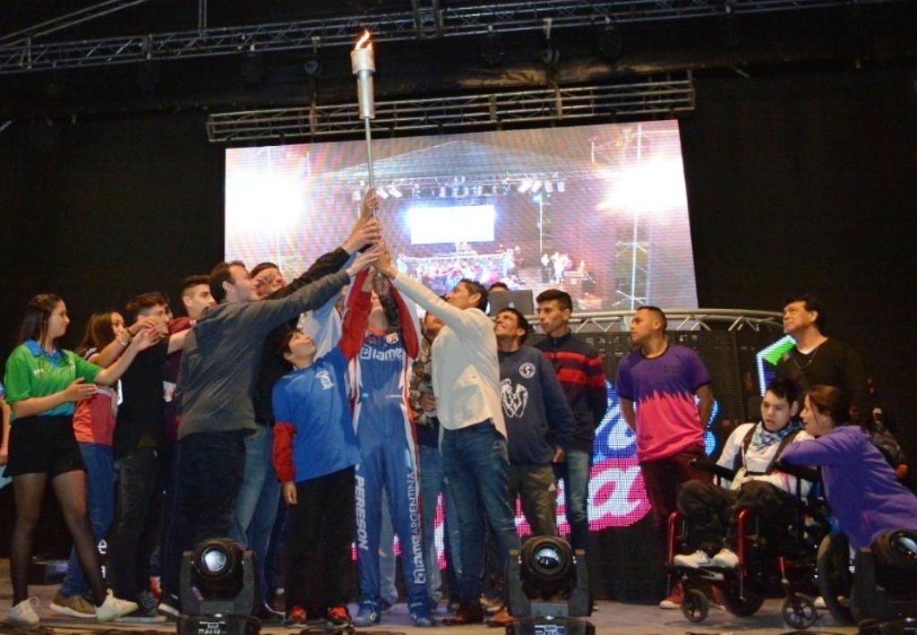 ESPECTACULAR ACTO INAUGURAL DE LA ESTUDIANTINA OLÍMPICA 2019 (1)