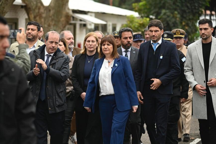 dz-6aryBz_870x580__1