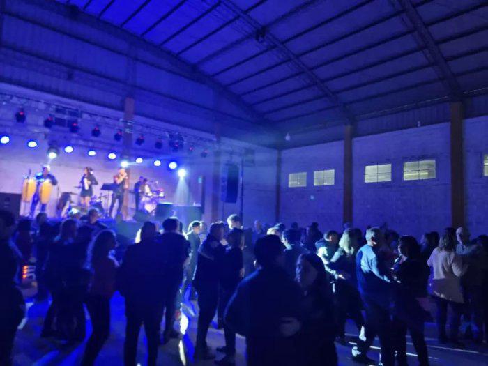 22353-dosrosas-fiesta