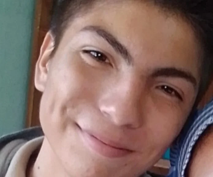 30614-joven-lalucila