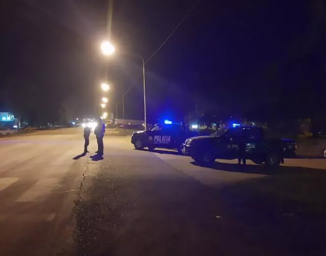 19185-policia-noche1