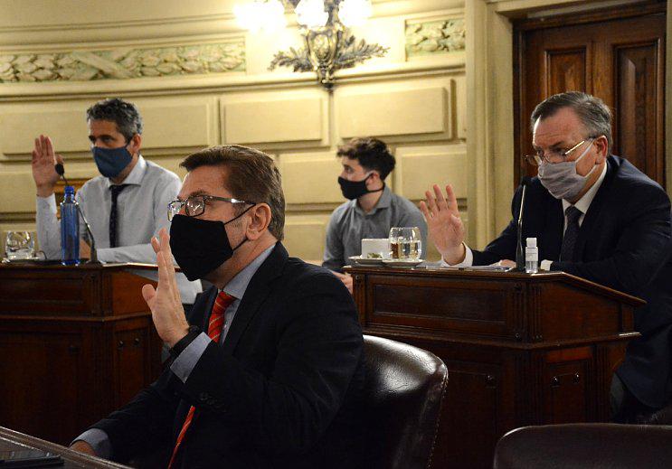 16648-senadores-barbijo
