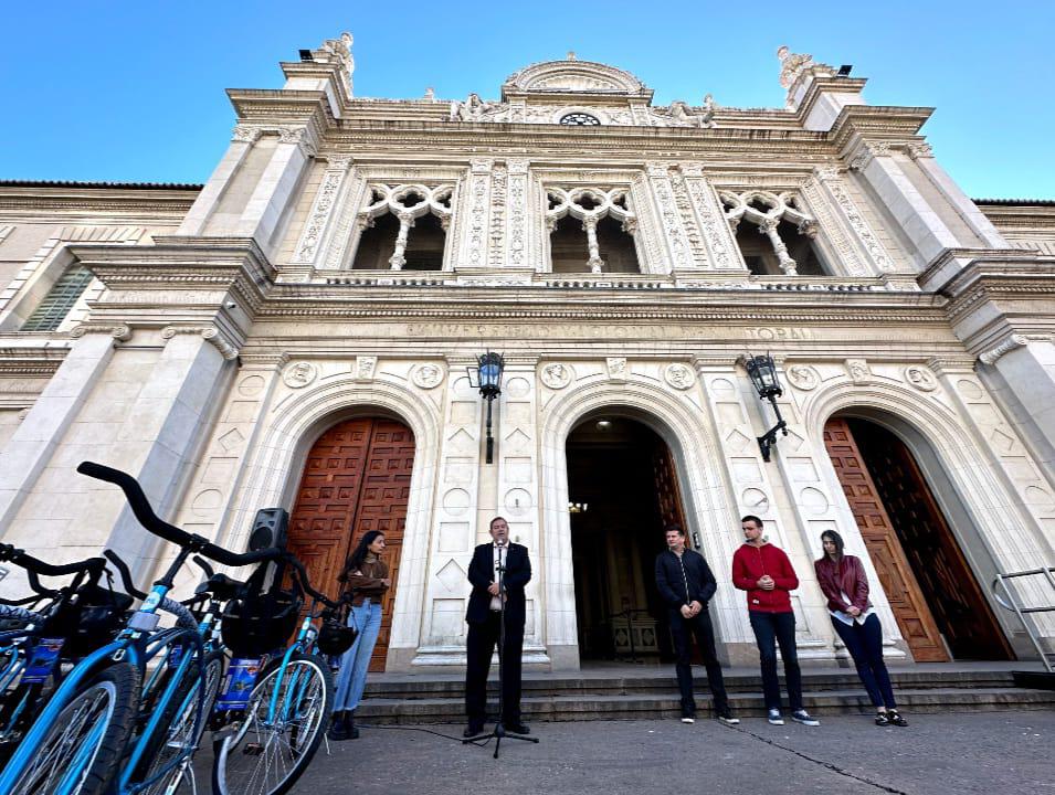 0cb8bc47-2b5d-4665-940e-571479cd64a8