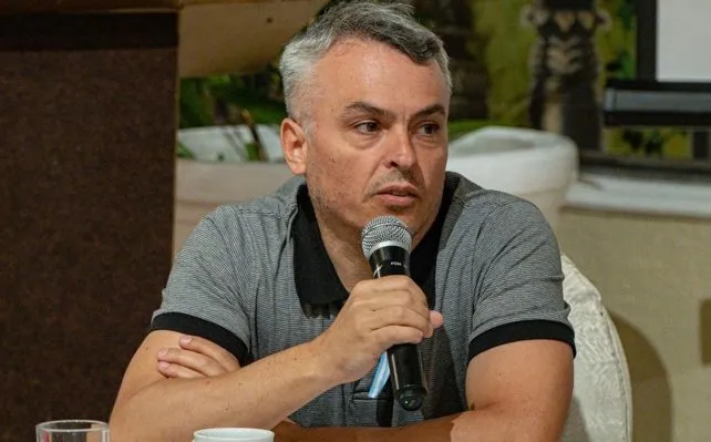 2024-08-27-esteban-paulonjpg