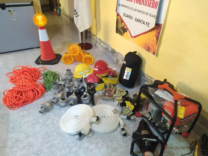 19650-bomberos-equipamiento2