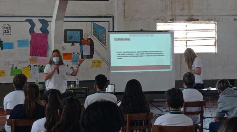 charla-escuela-800x445