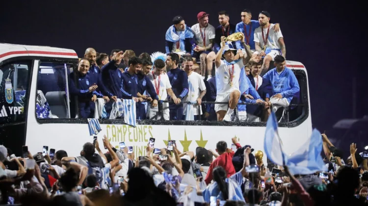 fkajdvmwqaadvv7-jpg.