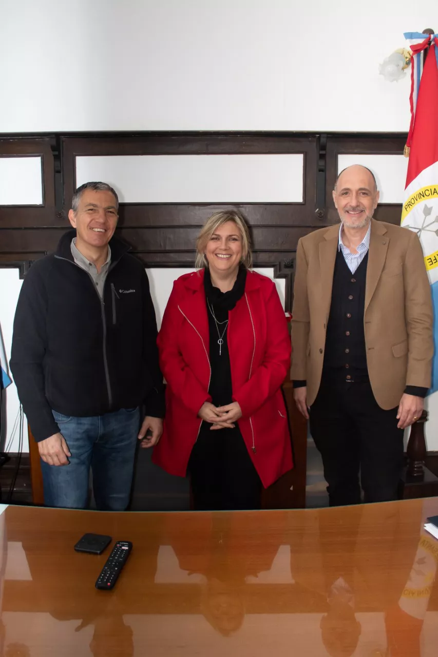 8DEB60D3-DBED-464B-A5AA-8A30EA1914B8