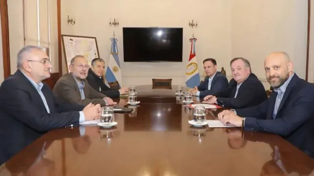reunion-transicion-gobierno-perotti-pullarojpg