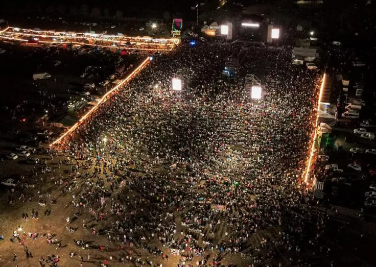 21294-fiestaconfraternidad-gente1