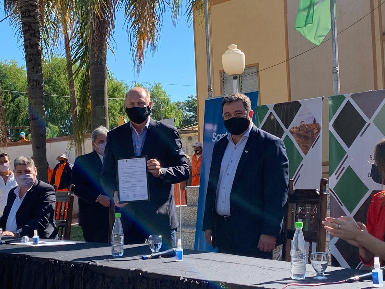 multimedia.normal.80ad39711d4a8dfb.7065726f7474692061727275666f5f6e6f726d616c2e6a7067