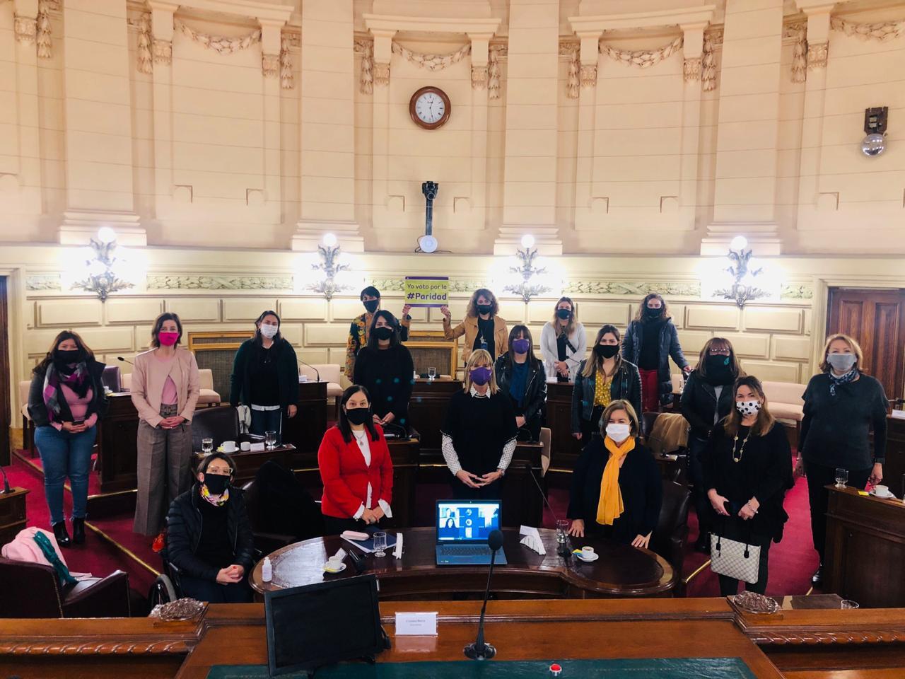 Mesa-Mujeres-por-la-Paridad
