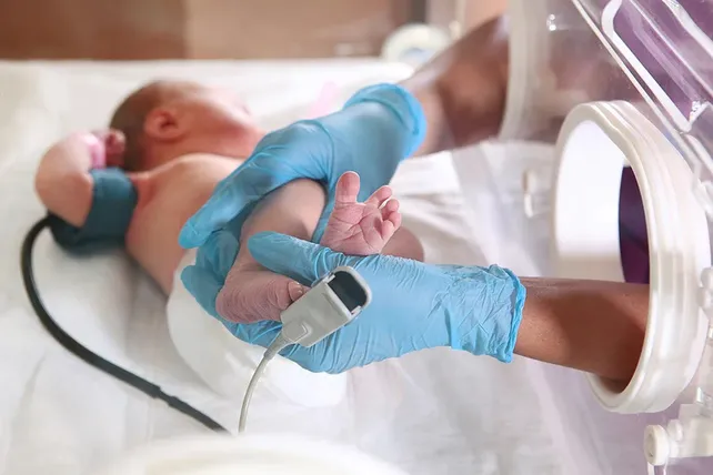 nenonatologia-coqueluche-bebe-enfermedadjpg
