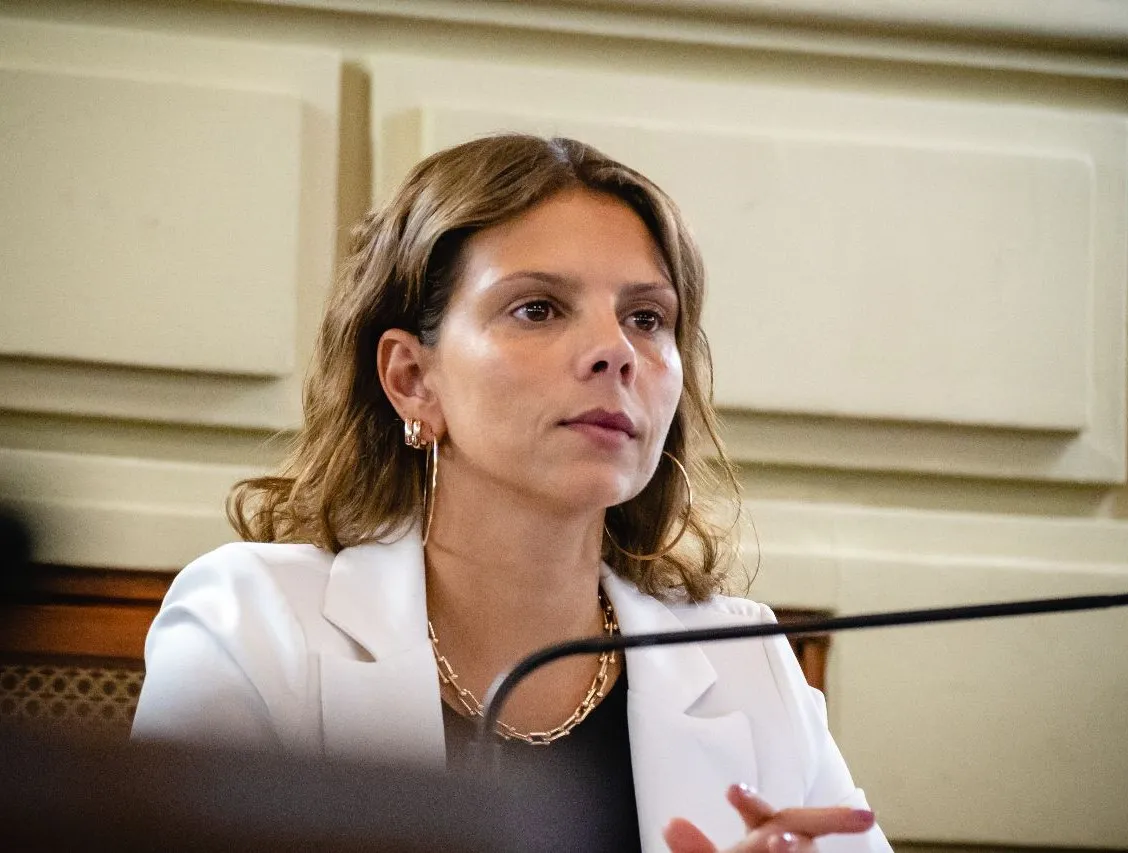 17c6fd57-6c10-4cbe-9cac-dba3aeb5ecdb