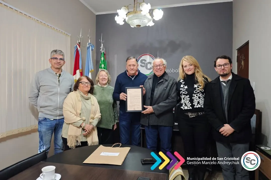 RECONOCIMIENTO AL COOPERATIVISMO- ENTREGA DE DECRETO AL BANCO CREDICOOP👏📜El Intendente Marcel
